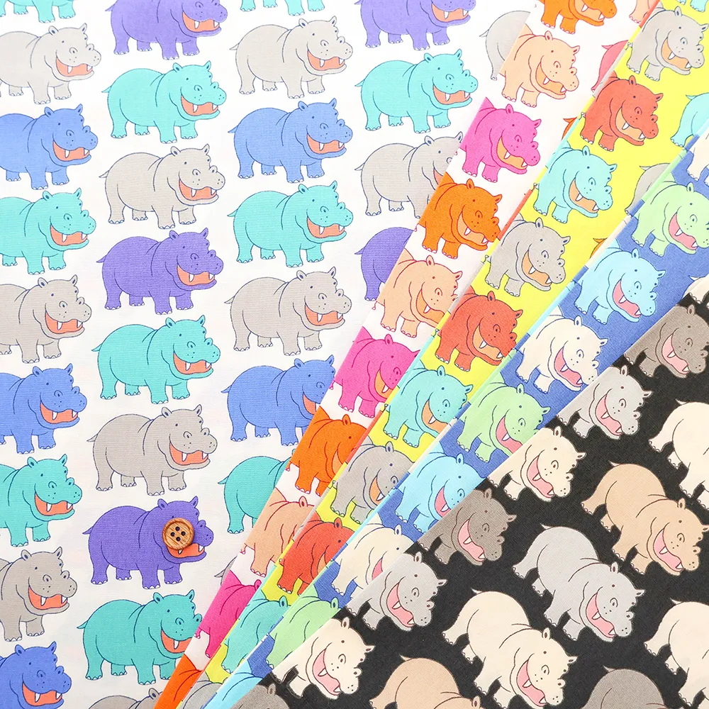 コットンブロードプリント生地　ハッピヒッポ
