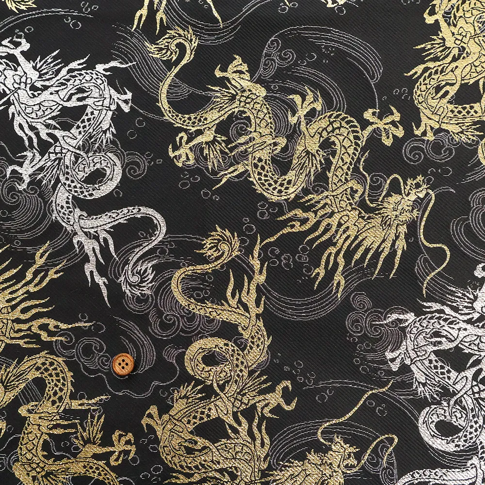 金襴　雲に龍